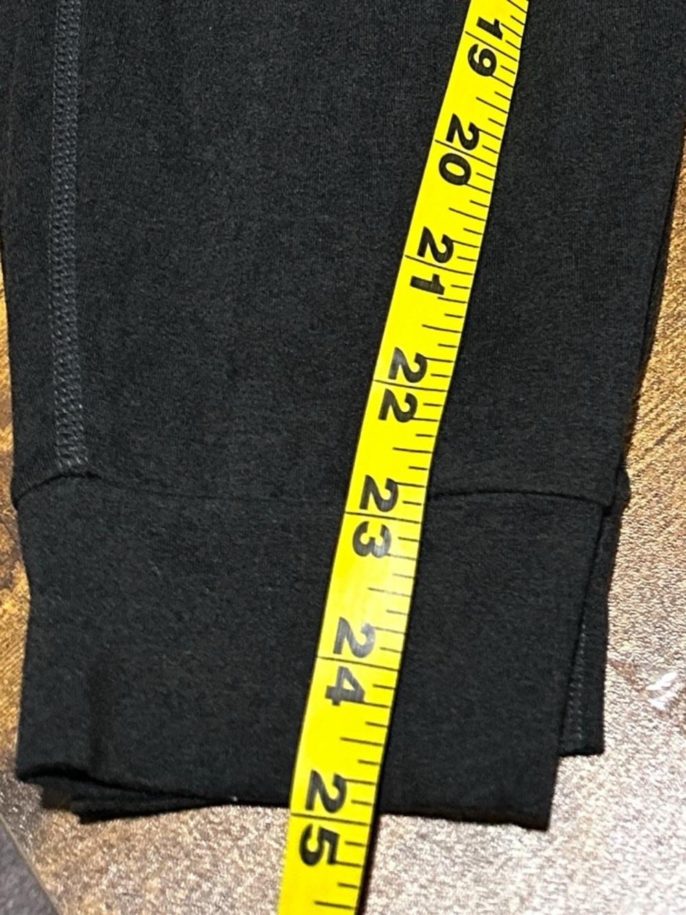 Vuori Perfomance Jogger in Charcoal Heather in Small - Picture 7 of 7